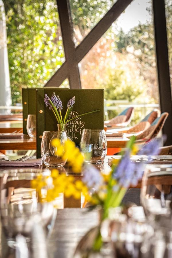The Weeping Willow Bury St. Edmunds Экстерьер фото
