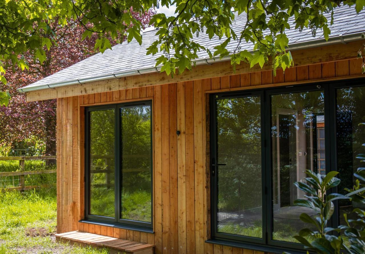 The Weeping Willow Bury St. Edmunds Экстерьер фото