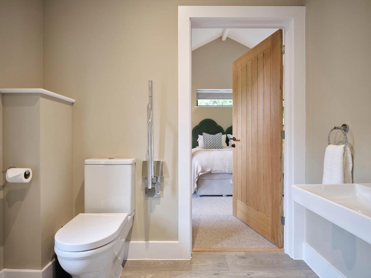 The Weeping Willow Bury St. Edmunds Экстерьер фото